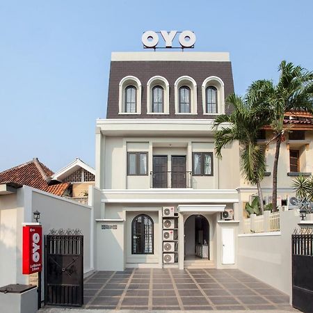 Oyo 105 La Maison D Ilona Jacarta Exterior foto